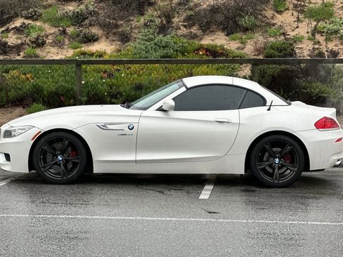 Used 2011 BMW Z4 sDrive35i image 9