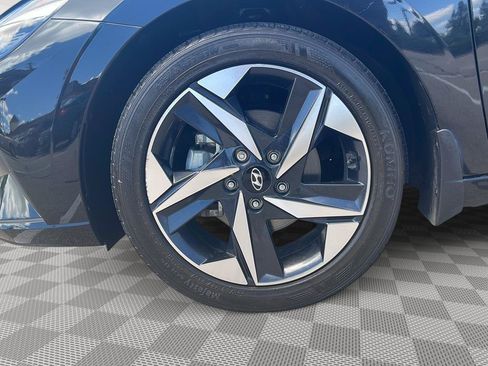 Certified 2023 Hyundai Elantra SEL w/ Convenience Package FWD image 9