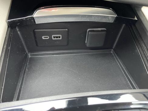 Used 2023 Buick Envision Essence image 25