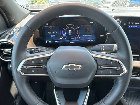 Used 2026 Chevrolet Equinox ACTIV w/ Safety and Technology Package AWD/4WD image 14