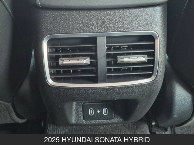 Used 2025 Hyundai Sonata Limited FWD image 16