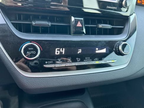 Used 2022 Toyota Corolla LE FWD image 22