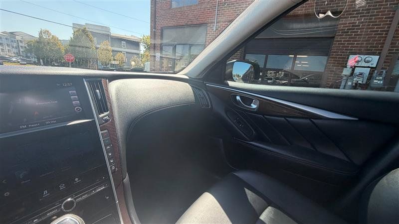 Used 2019 INFINITI Q50 Luxe w/ Essential Package (3.0T Luxe) AWD/4WD image 38