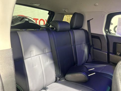 Used 2014 Toyota FJ Cruiser 4WD image 15