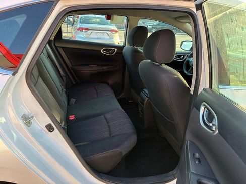 Used 2018 Nissan Sentra SV FWD image 7