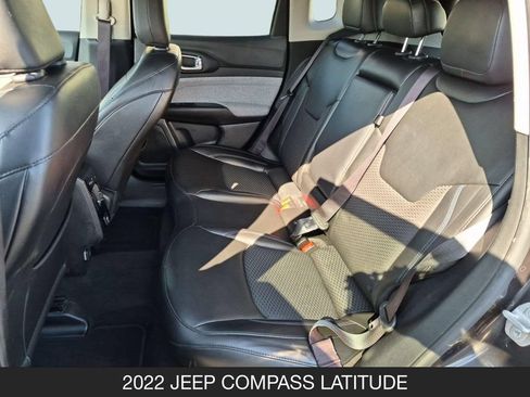Used 2022 Jeep Compass Latitude FWD image 16