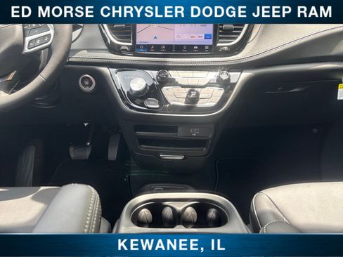 New 2027 Chrysler Pacifica Select w/ Family Tech Group FWD image 11