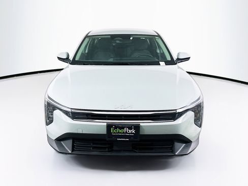 Used 2025 Kia K4 LXS FWD image 2