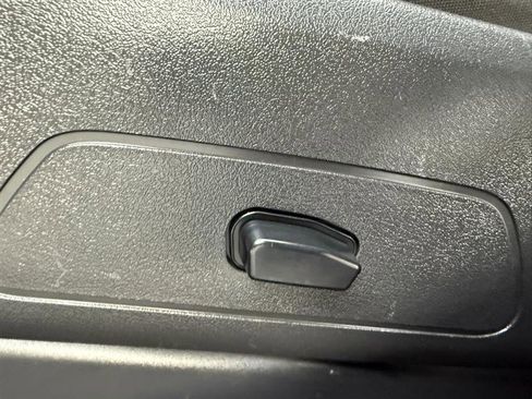 Used 2015 Jeep Compass High Altitude image 30