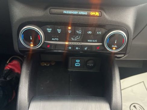 Certified 2022 Ford Escape SE w/ SE Sport Appearance Package image 27