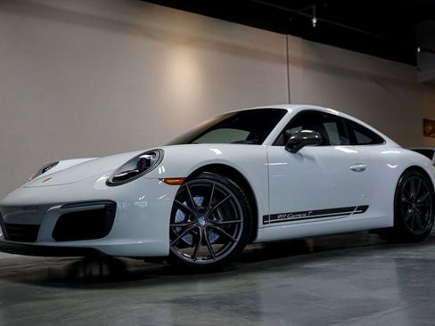 Used 2019 Porsche 911 Carrera image 1