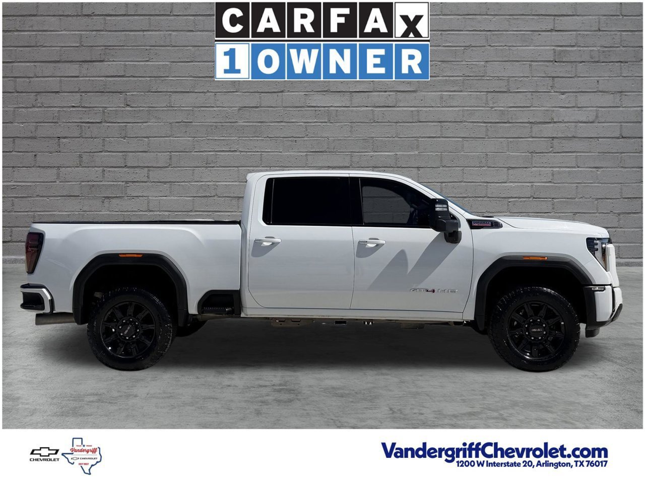 Certified 2025 GMC Sierra 2500 AT4 AWD/4WD image 3