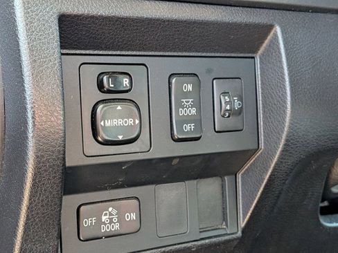 Used 2015 Toyota Tundra SR5 image 11