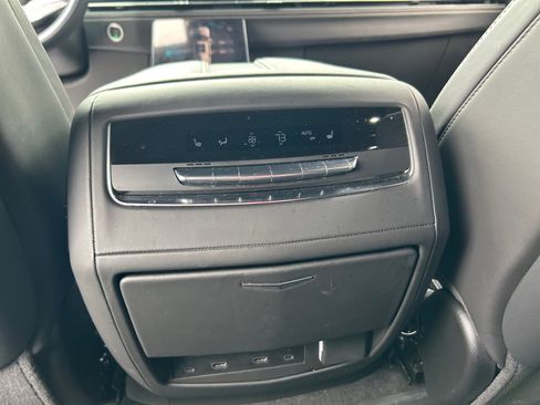 Used 2025 Cadillac Escalade ESV Sport Platinum w/ LPO, Floor Liner Package image 32