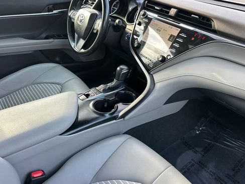 Certified 2020 Toyota Camry SE image 19