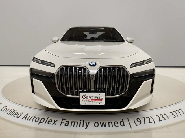 Used 2026 BMW 740i RWD image 8