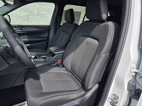 Used 2024 Jeep Grand Cherokee Laredo X w/ Luxury Tech Group I AWD/4WD image 14