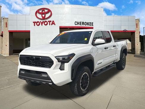 Used 2026 Toyota Tacoma TRD Off-Road AWD/4WD image 1