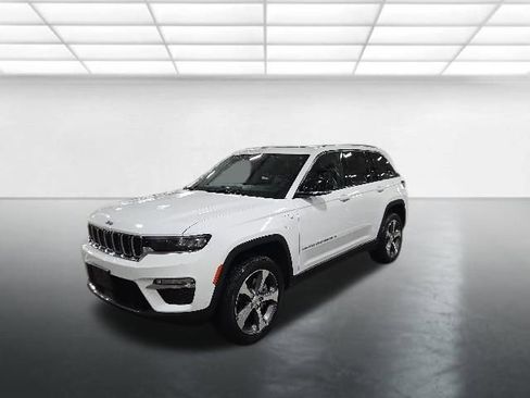 Used 2022 Jeep Grand Cherokee Limited 4xe w/ Luxury Tech Group II AWD/4WD image 9