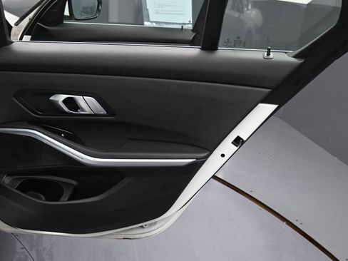 Used 2021 BMW 330e w/ Driving Assistance Package image 34