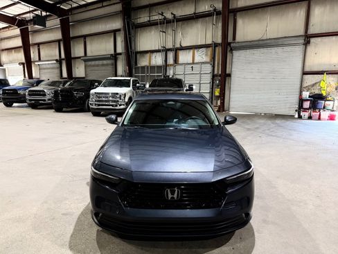 Used 2023 Honda Accord EX image 10