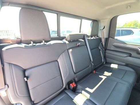 Used 2024 Chevrolet Silverado 1500 LTZ w/ LTZ Premium Package image 15