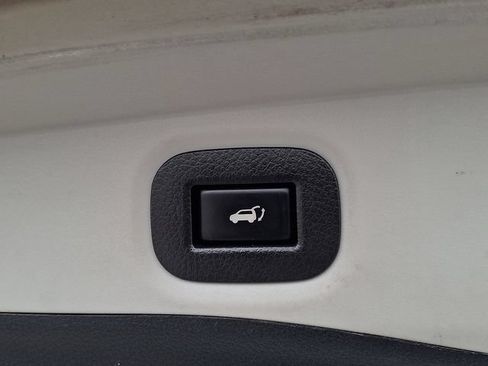 Used 2017 Nissan Rogue SL w/ SL Premium Package AWD/4WD image 24