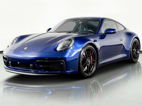 Used 2024 Porsche 911 Carrera GTS w/ Premium Package RWD image 21