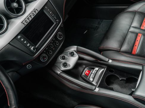 Used 2014 Ferrari FF AWD/4WD image 27