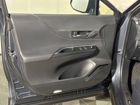 Used 2023 Toyota Venza XLE AWD/4WD image 10