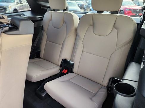 New 2026 Volvo XC90 B5 Core image 16