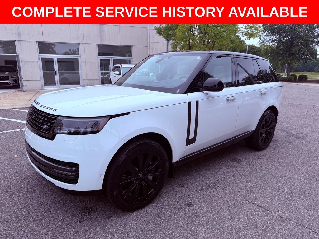 Used 2025 Land Rover Range Rover SE AWD/4WD image 3