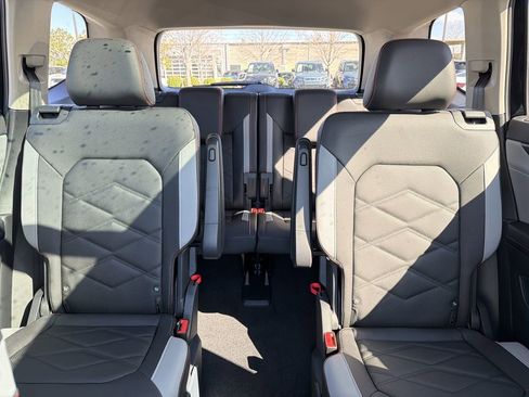 New 2026 Volkswagen Atlas Peak Edition AWD/4WD image 32