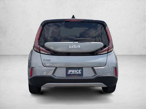 Used 2024 Kia Soul LX w/ Option Group 015 FWD image 7