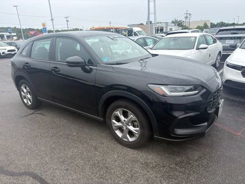 Used 2023 Honda HR-V LX image 1