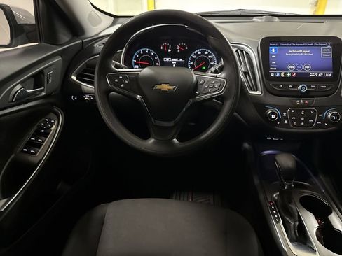 Used 2021 Chevrolet Malibu LT FWD image 11