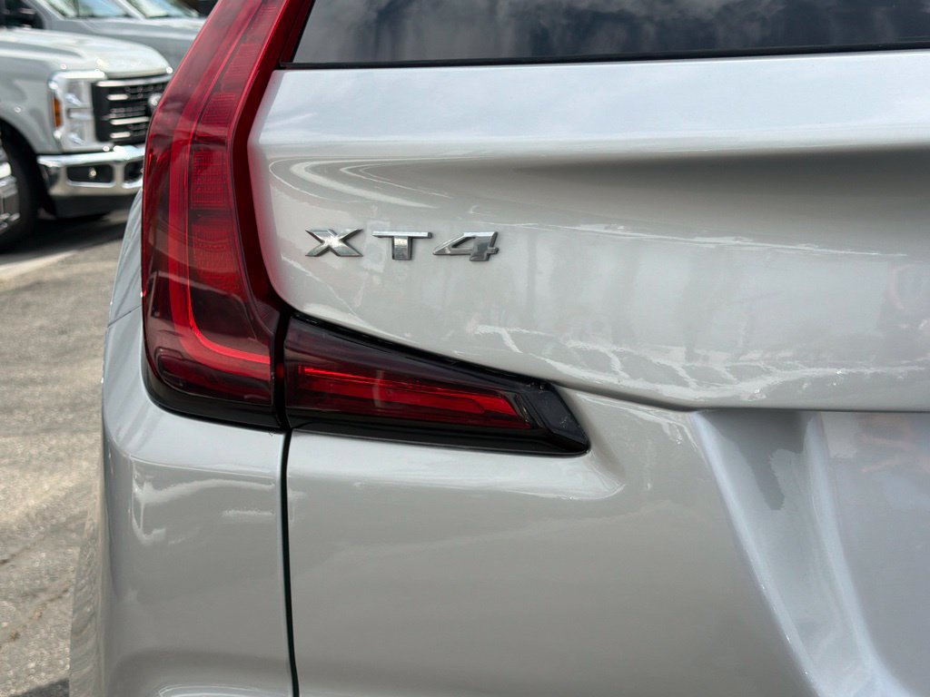 Used 2019 Cadillac XT4 Luxury FWD image 16