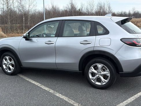 Used 2023 Honda HR-V LX image 11