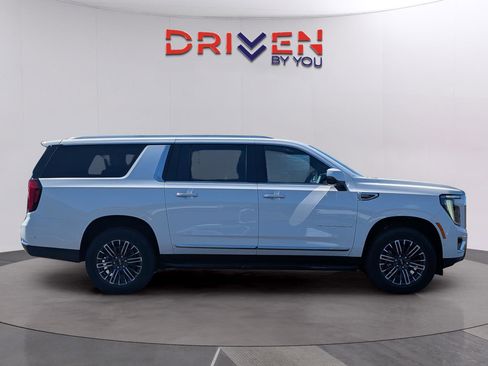 New 2026 GMC Yukon XL Elevation w/ Elevation Premium Package image 6