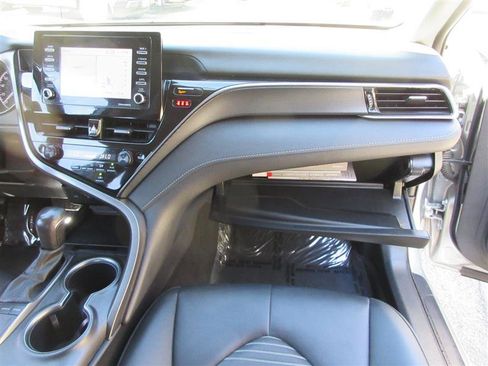 Used 2024 Toyota Camry SE FWD image 27