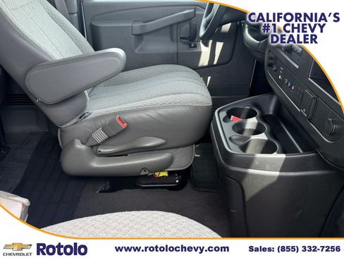 Used 2025 Chevrolet Express 3500 LT w/ LT Preferred Equipment Group RWD image 8