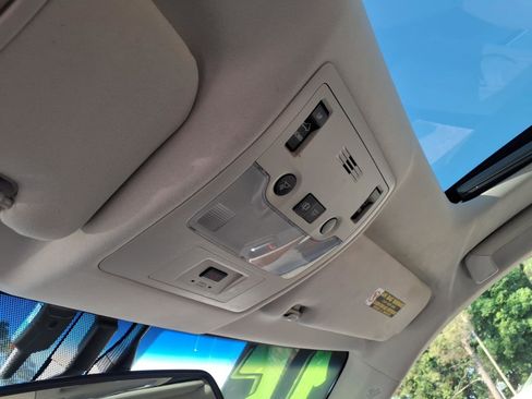 Used 2015 Lexus ES 350 w/ Luxury Package FWD image 12