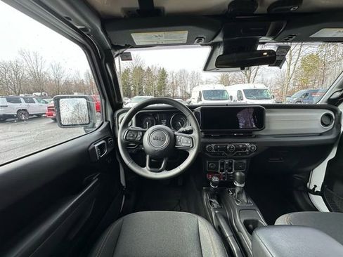 Used 2025 Jeep Wrangler Willys 4xe image 17