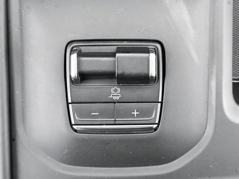 Used 2024 GMC Sierra 3500 Denali Ultimate image 29