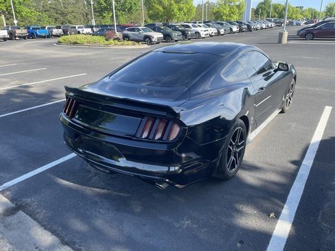 Used 2017 Ford Mustang Coupe RWD image 5