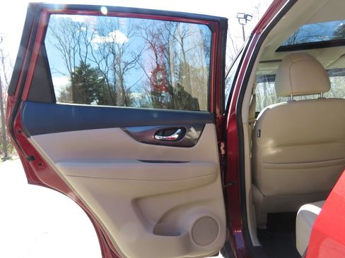 Used 2016 Nissan Rogue SL w/ SL Premium Package AWD/4WD image 19