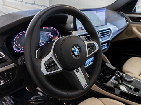 Certified 2025 BMW X4 xDrive30i image 16