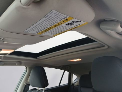 Used 2020 Subaru Crosstrek 2.0i Premium w/ Moonroof Package 2 image 17