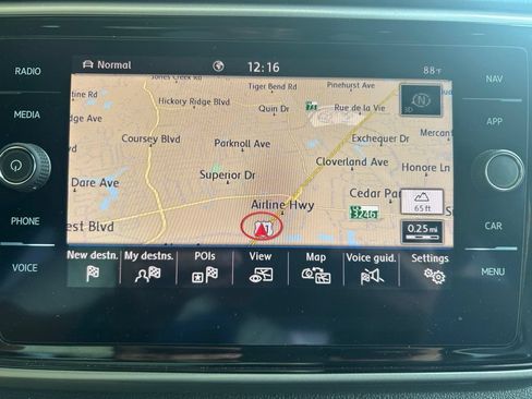 Used 2020 Volkswagen Atlas Cross Sport SEL AWD/4WD image 16