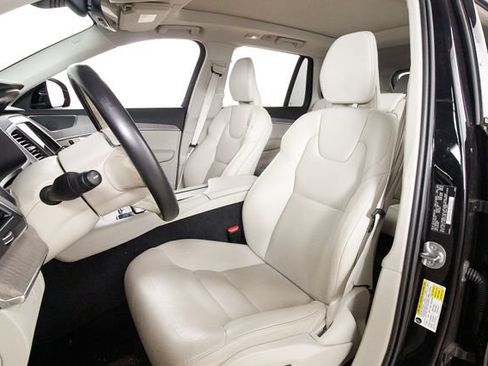Certified 2023 Volvo XC90 B6 Core w/ Protection Package Premier AWD/4WD image 18